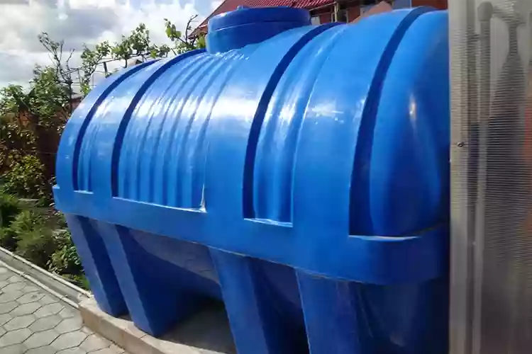 Емкость для воды 10 кубов пластиковая